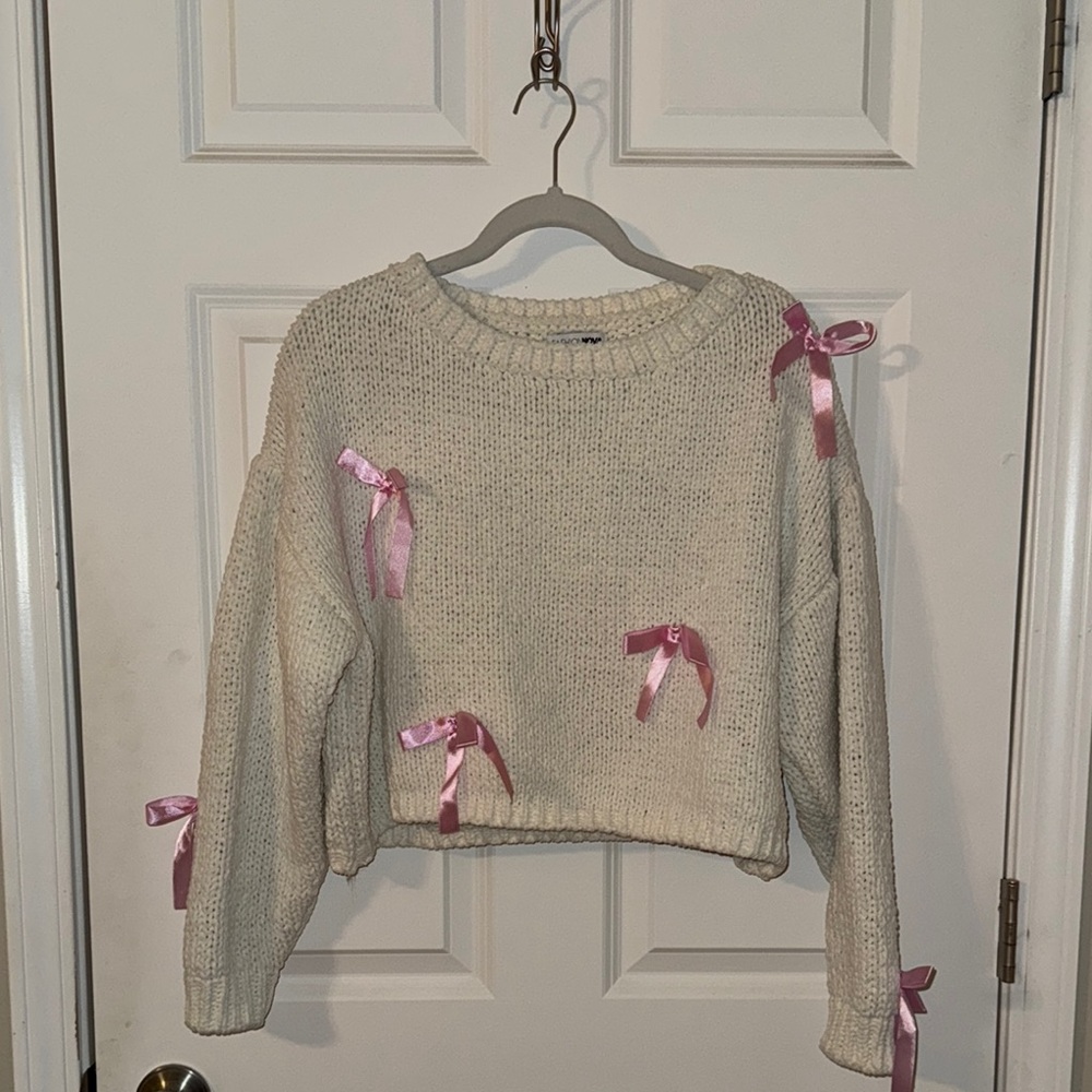 Fashion Nova Cream Crew Neck Sweater with Bow Details - Cropped Length Size 1x